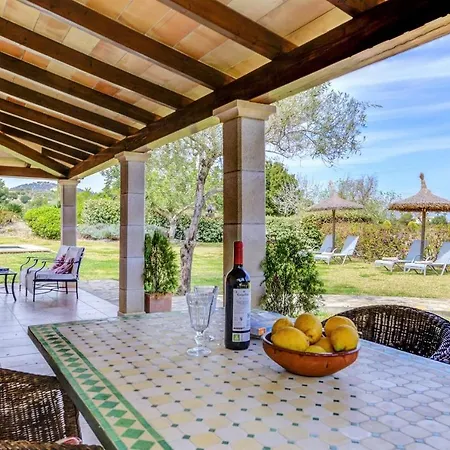 Sleeps 4 Pool Air Con Wifi T400553