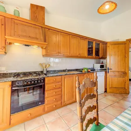 Villa Sleeps 4 Pool Air Con Wifi T400553