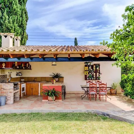 Sleeps 4 Pool Air Con Wifi T400553 * Pollenca