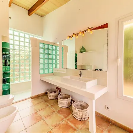 Sleeps 4 Pool Air Con Wifi T400553 Villa