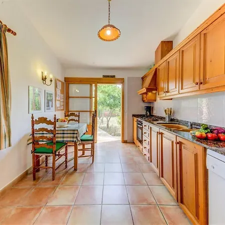 Sleeps 4 Pool Air Con Wifi T400553 * Pollenca